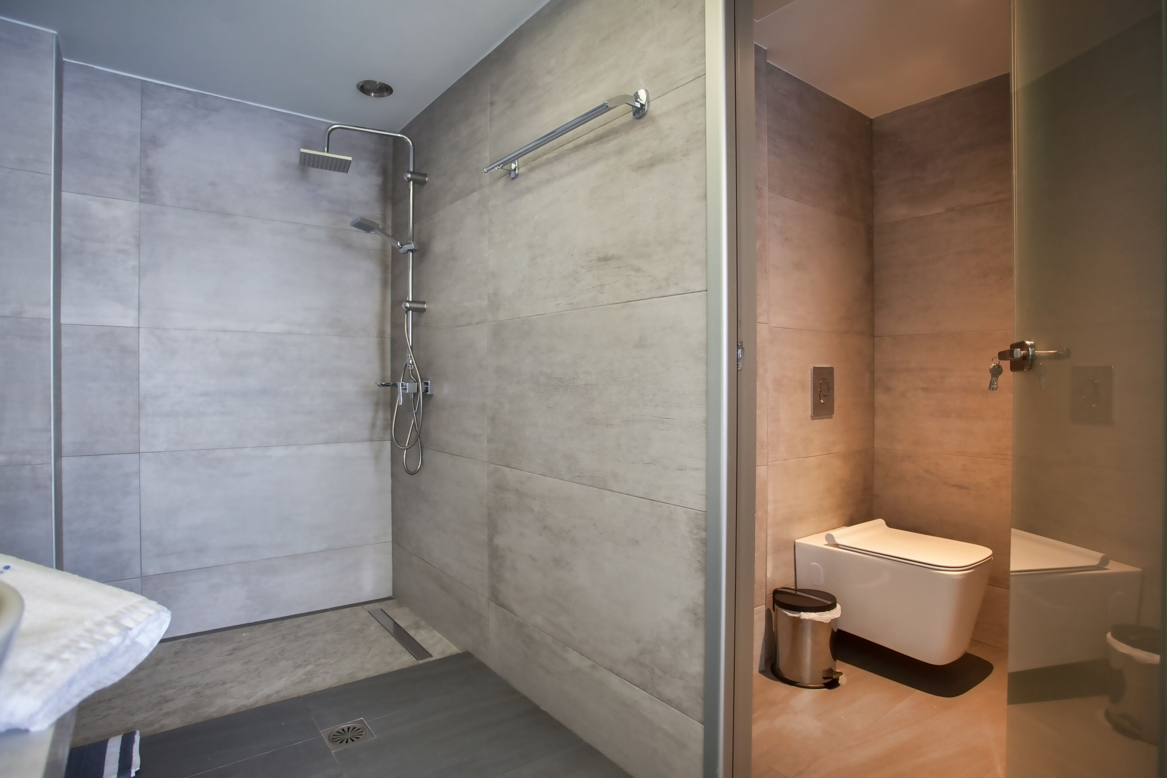 junior triple room | bathroom | free toiletries, hair dryer, towels