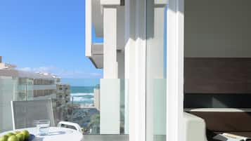 Premium Room, Partial Sea View | Terrace/patio