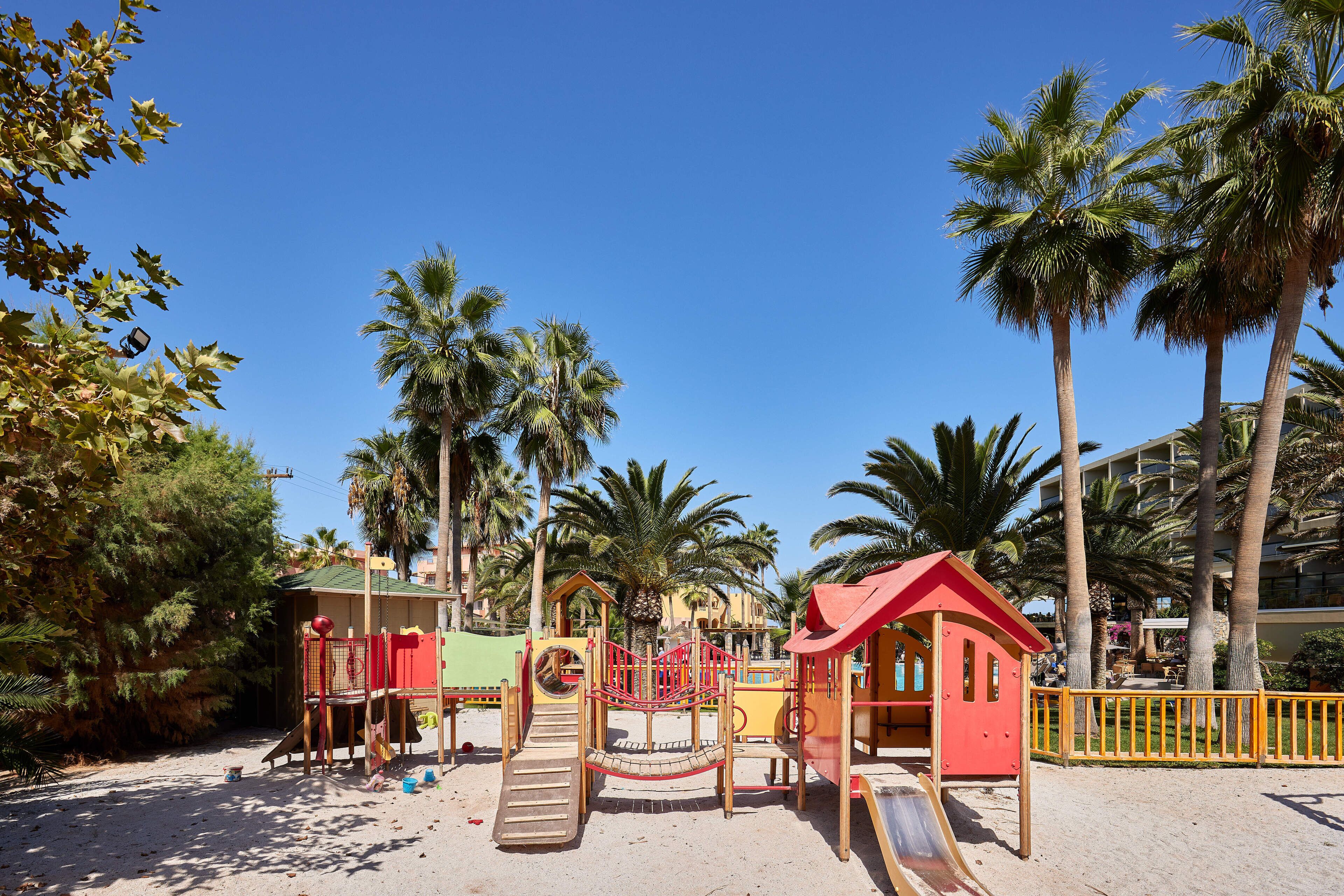Area giochi per bambini (all'aperto)
