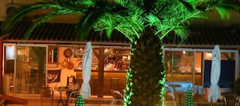 Australia Hotel