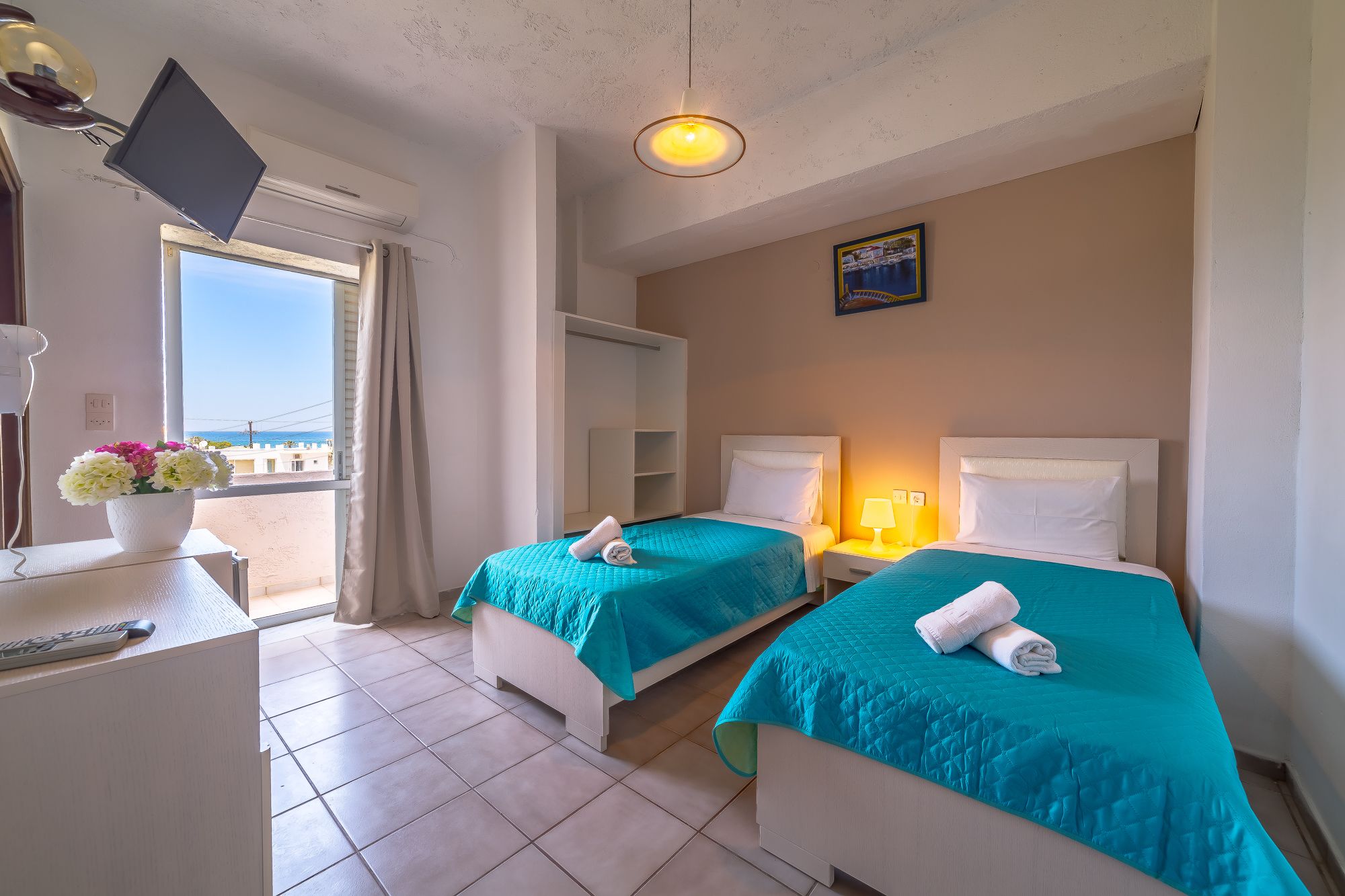 Double Room | Soundproofing, iron/ironing board, cots/infant beds, free WiFi