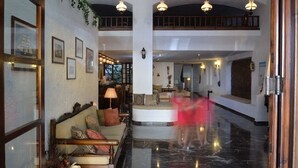 Lobby sitting area - Melpo Hotel (Hersonissos)