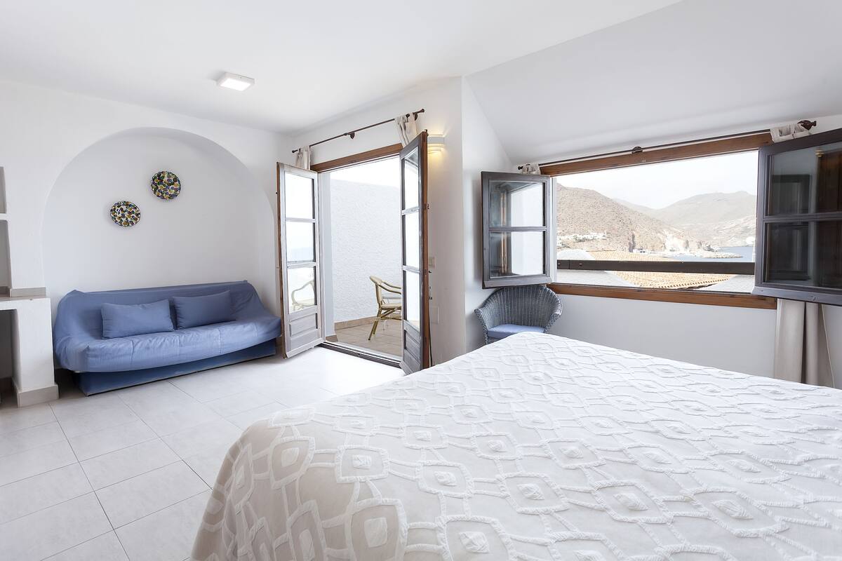 free minibar items, in-room safe, desk, iron/ironing board