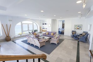 Lobby sitting area - Hotel Doña Pakyta (Nijar)