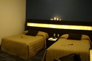 Standard Room | Free WiFi, bed sheets - Hotel Real Rex (León)
