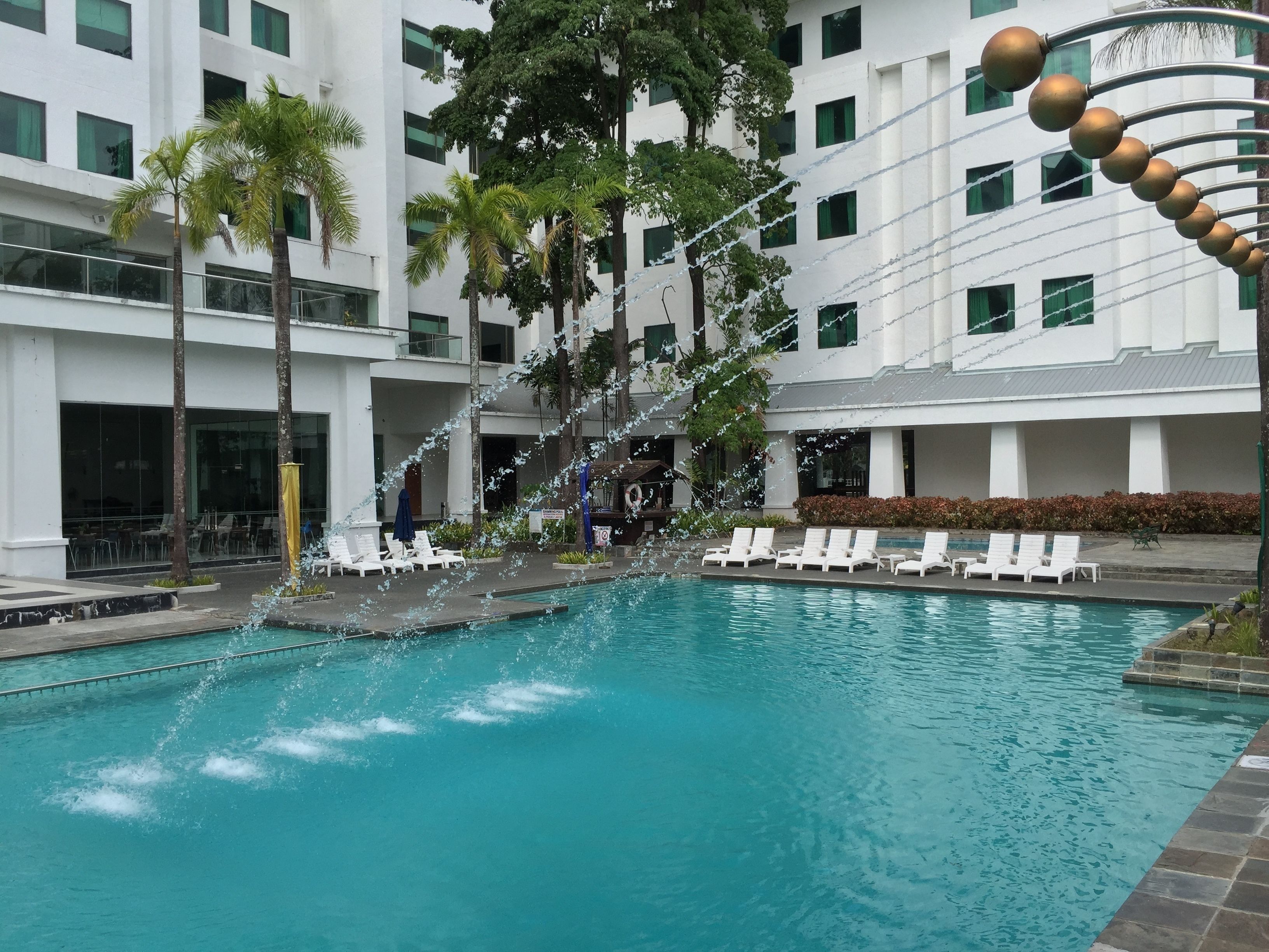 Udendørs pool