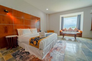 Minibar, desk, soundproofing, free cots/infant beds - Century Helang Hotel (Langkawi)