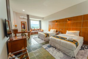 Minibar, desk, soundproofing, free cots/infant beds