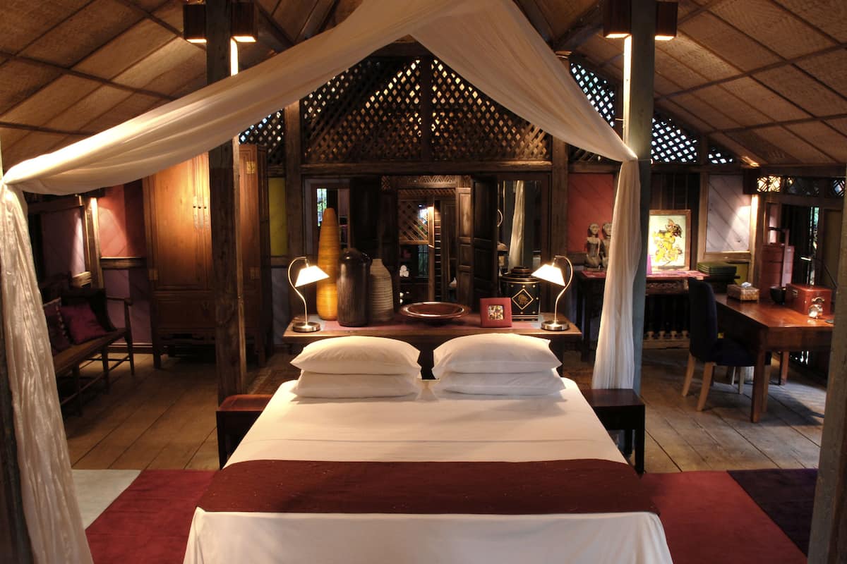 villa (cahaya) | in-room safe, individually decorated, individually furnished, desk