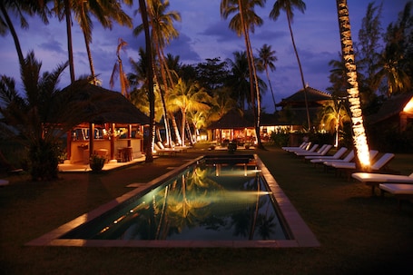 ์ผ์ธ ์์์ฅ, ์์์ฅ ํ๋ผ์, ์ผ๊ด์ ์์