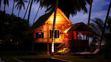 Villa (Laguna) | Fassade der Unterkunft – Abend/Nacht