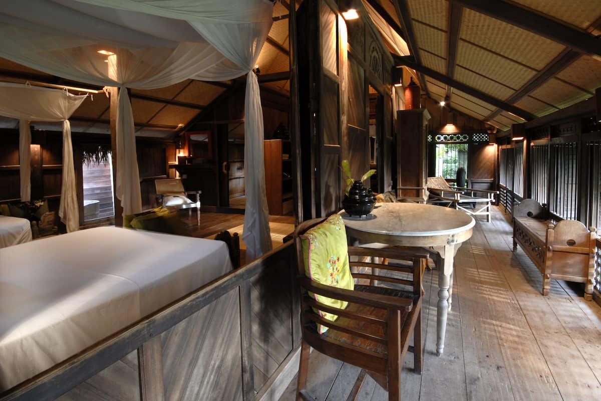 villa (black coral) | in-room safe, individually decorated, individually furnished, desk