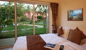 Familien-Suite, 2 Schlafzimmer | Verdunkelungsvorhänge, schallisolierte Zimmer, Bettwäsche