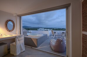 Penthouse | Living area | 32-inch LCD TV with satellite channels, TV