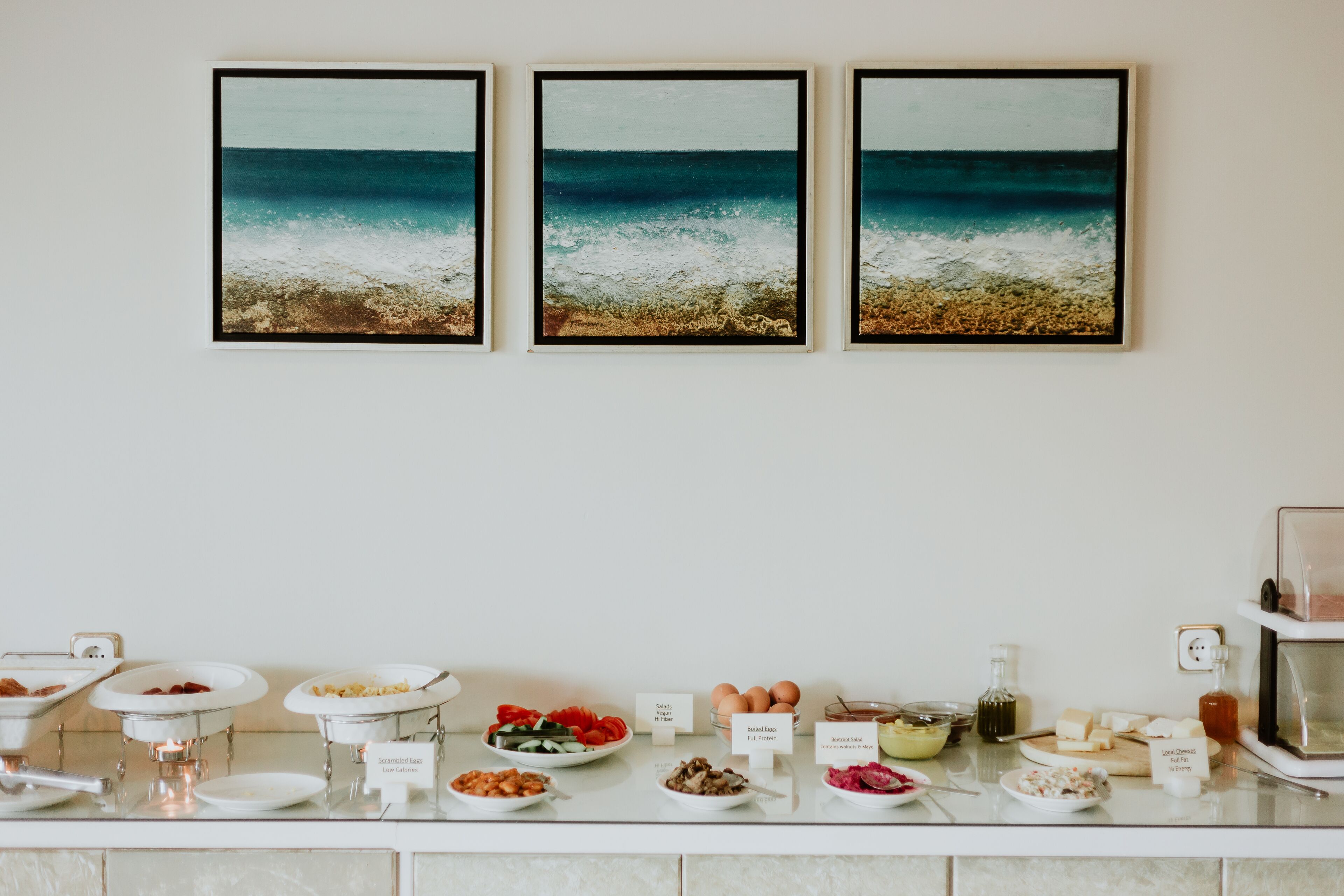 Tägliches kontinentales Frühstück (12 EUR pro Person)