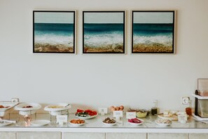 每日供应欧陆式早餐（每人 EUR 12）