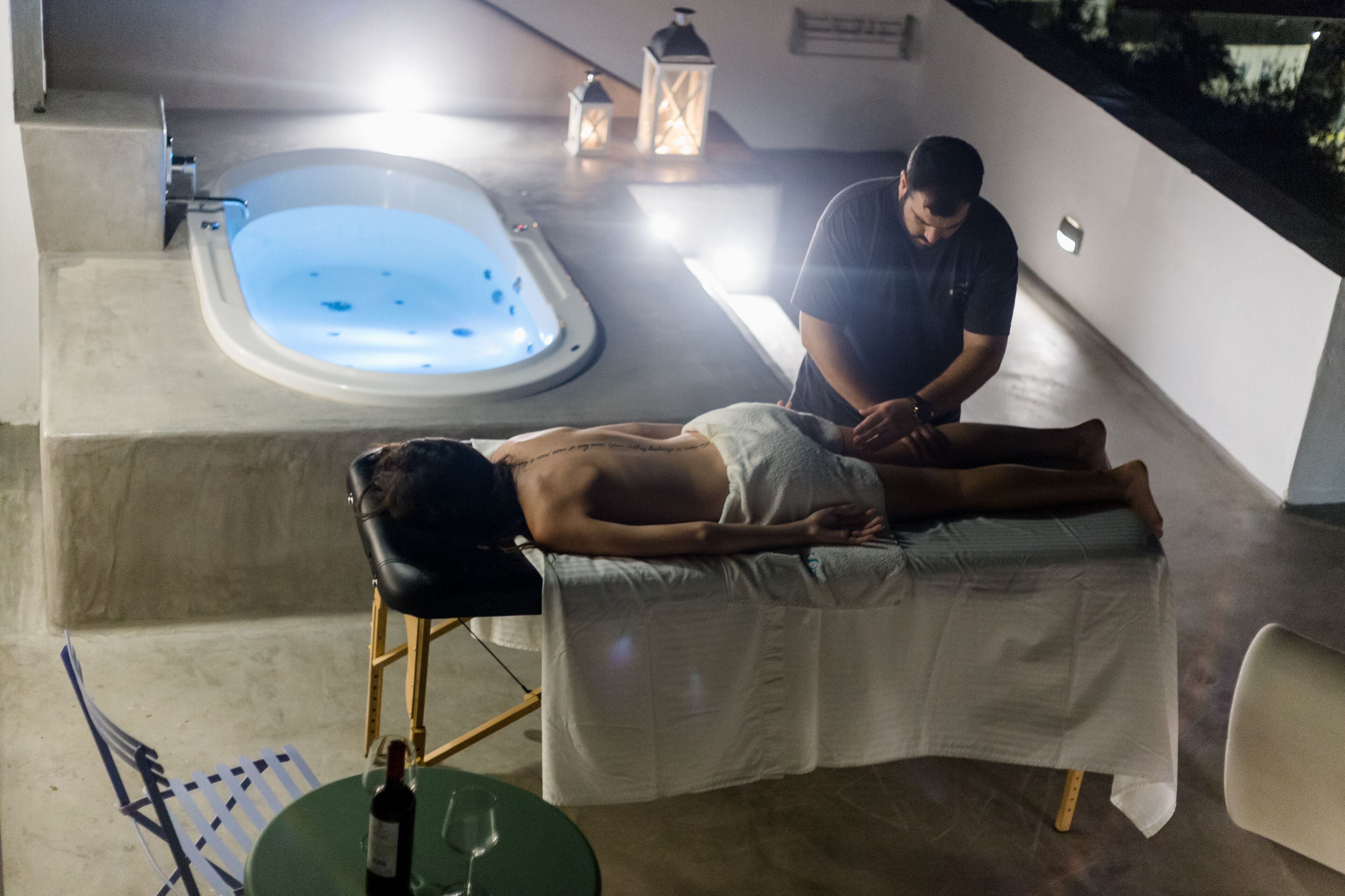 Body treatments, beach massages, facials