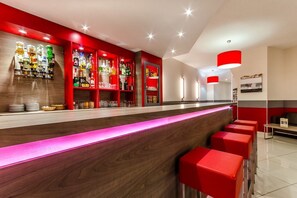 Bar (in der Unterkunft)