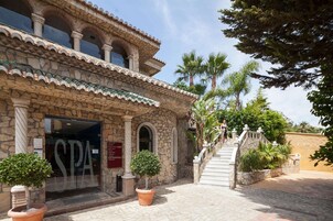 Sauna, hot tub, Turkish bath, body treatments, body wraps, body scrubs