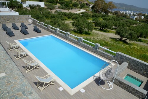 Glaronisia Hotel