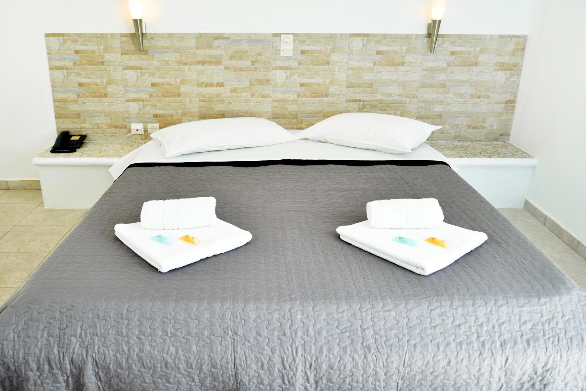 double room, garden view | free wifi, bed sheets