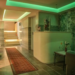 Een stoombad, een Turks bad/hammam, lichaamsbehandelingen