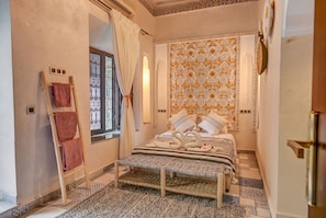 Deluxe Suite | Premium bedding, in-room safe, blackout drapes, iron/ironing board - Riad Les Oliviers & Spa (Marrakech)