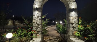 Vlycha Beach Studios & Apartments