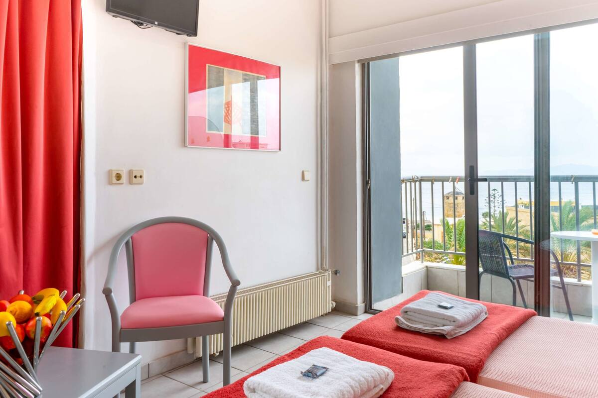 Dreibettzimmer | Schallisolierte Zimmer, kostenloses WLAN, Bettwäsche