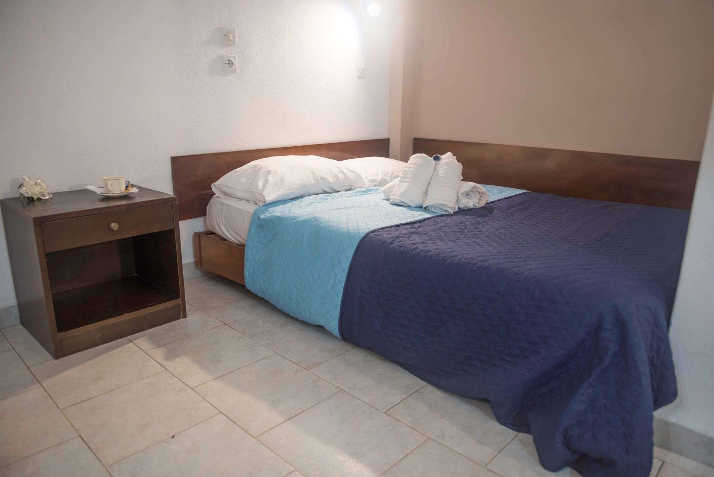 standard studio (for 2) | 1 bedroom, in-room safe, desk, free wifi