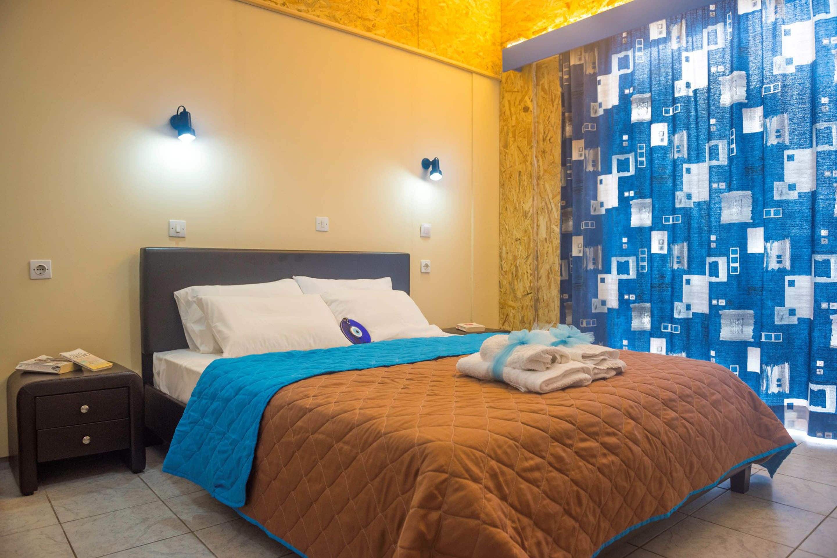 standard studio (for 2) | 1 bedroom, in-room safe, desk, free wifi