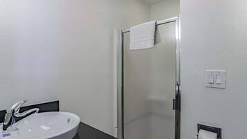 Shower, towels