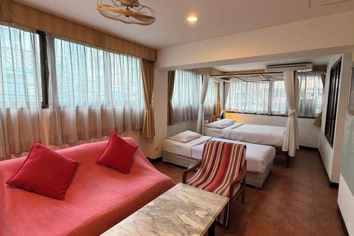 Triple Room With Bathtub