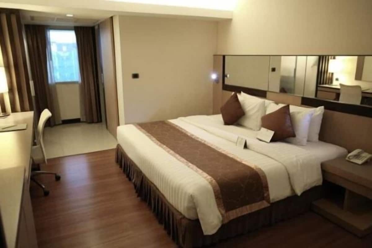 1 bedroom, minibar, in-room safe, desk
