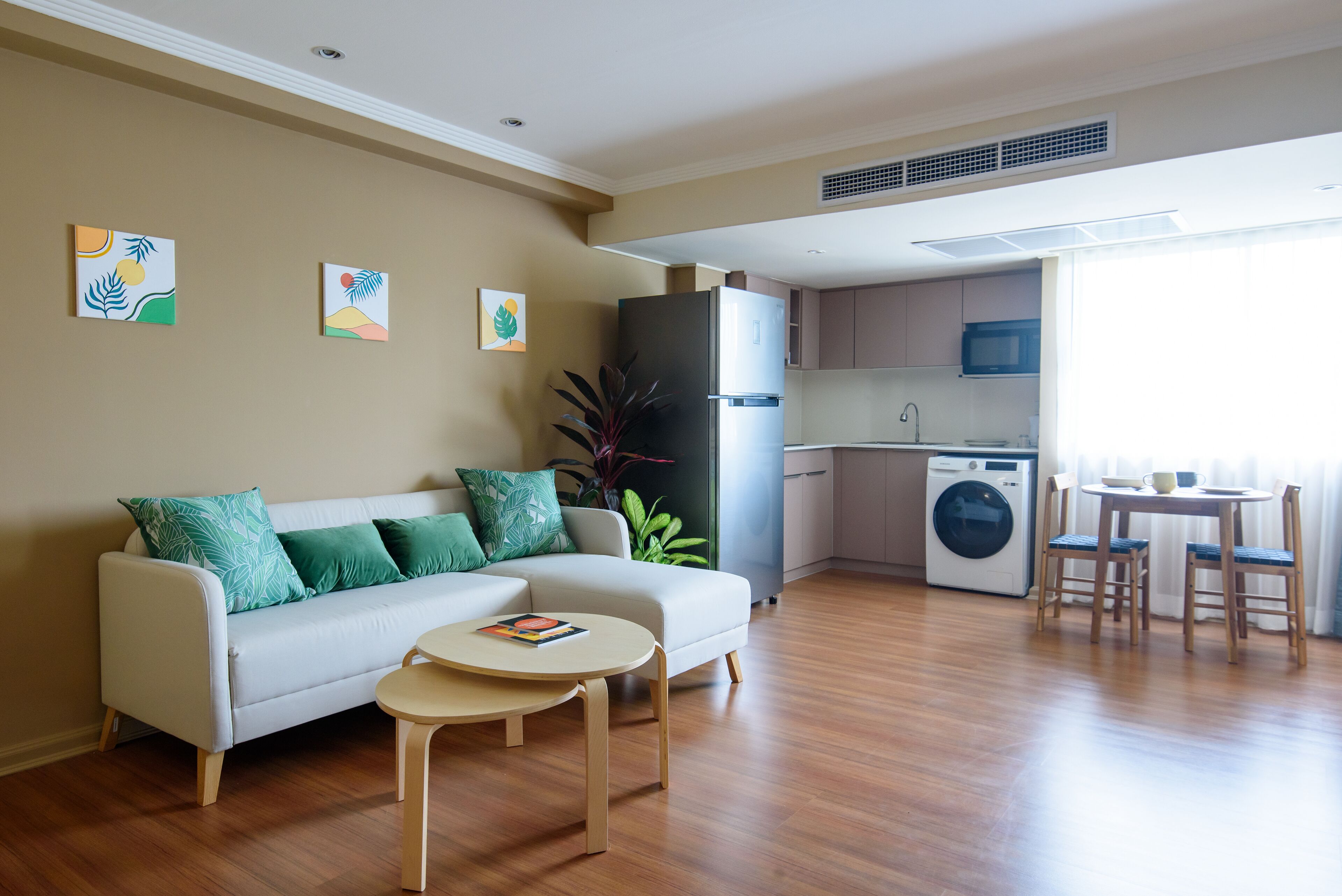 Executive Suite Plus | บริเวณนั่งเล่น | ทีวีจอแบน 32 นิ้ว พร้อมช่องเคเบิล, ทีวี