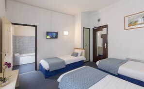 In-room safe, individually decorated, individually furnished - Hotel Aneto (Lourdes)