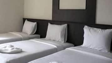 Hypo-allergenic bedding, free WiFi, bed sheets