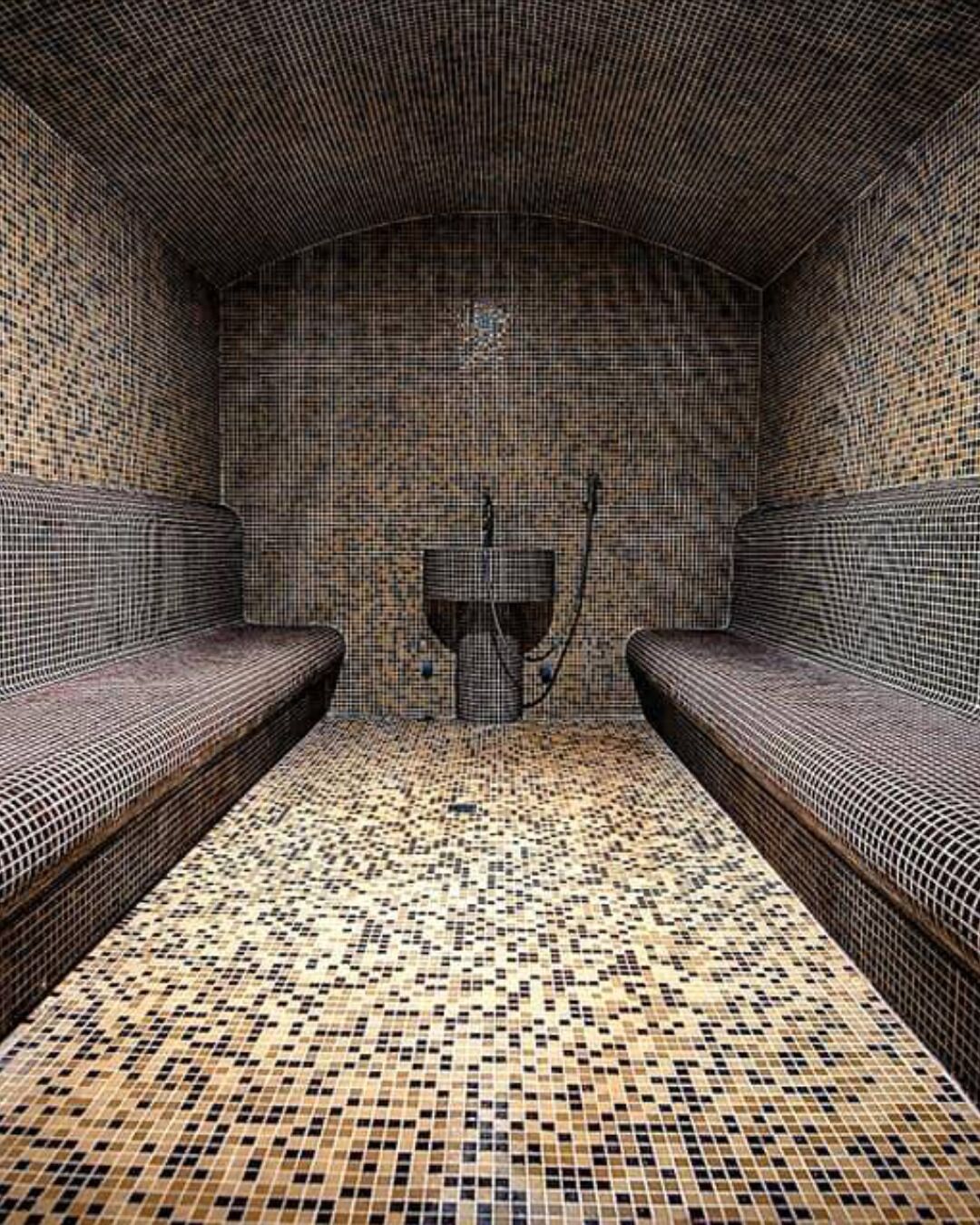 Steam room 