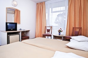 Superior Twin Room | In-room safe - Hotel Cerna (Saturn)