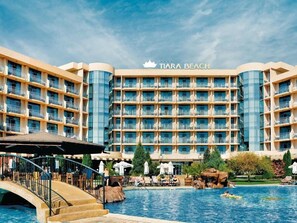 Outdoor pool - Tiara Beach (Sunny Beach)
