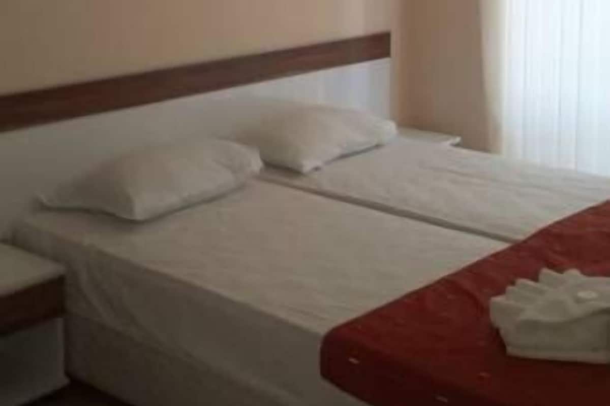 Standard Double Room with Balcony | 1 bedroom, minibar, in-room safe, desk