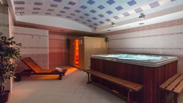 Sports massages, 2 treatment rooms, massages