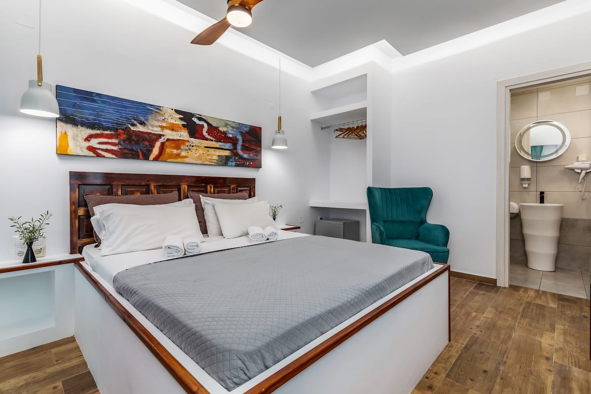 Superior Double Room Pool View | 1 phòng ngủ, màn/rèm cản sáng, phòng cách âm