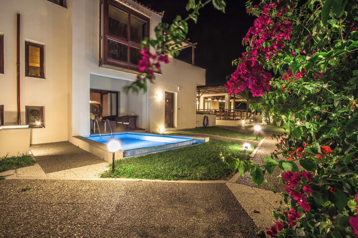 Cortinas blackout y sistema de insonorización