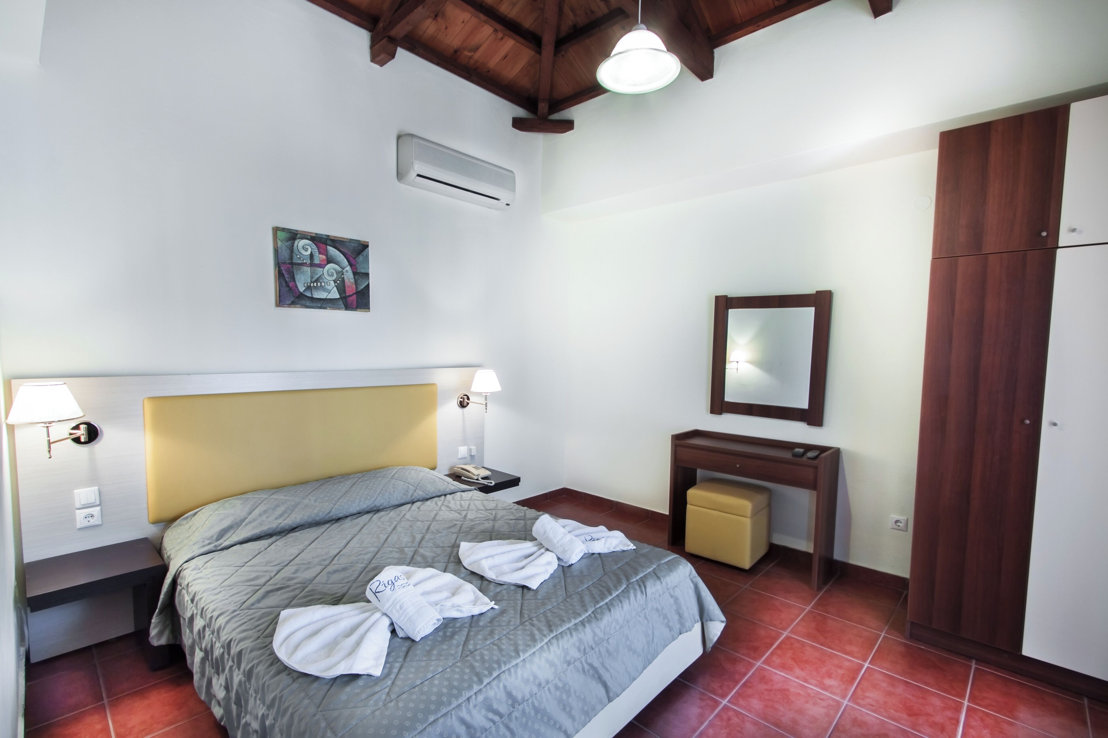 MAISONETTE GARDEN VIEW | Pimennysverhot, äänieristys, silitysrauta/-lauta, ilmainen Wi-Fi