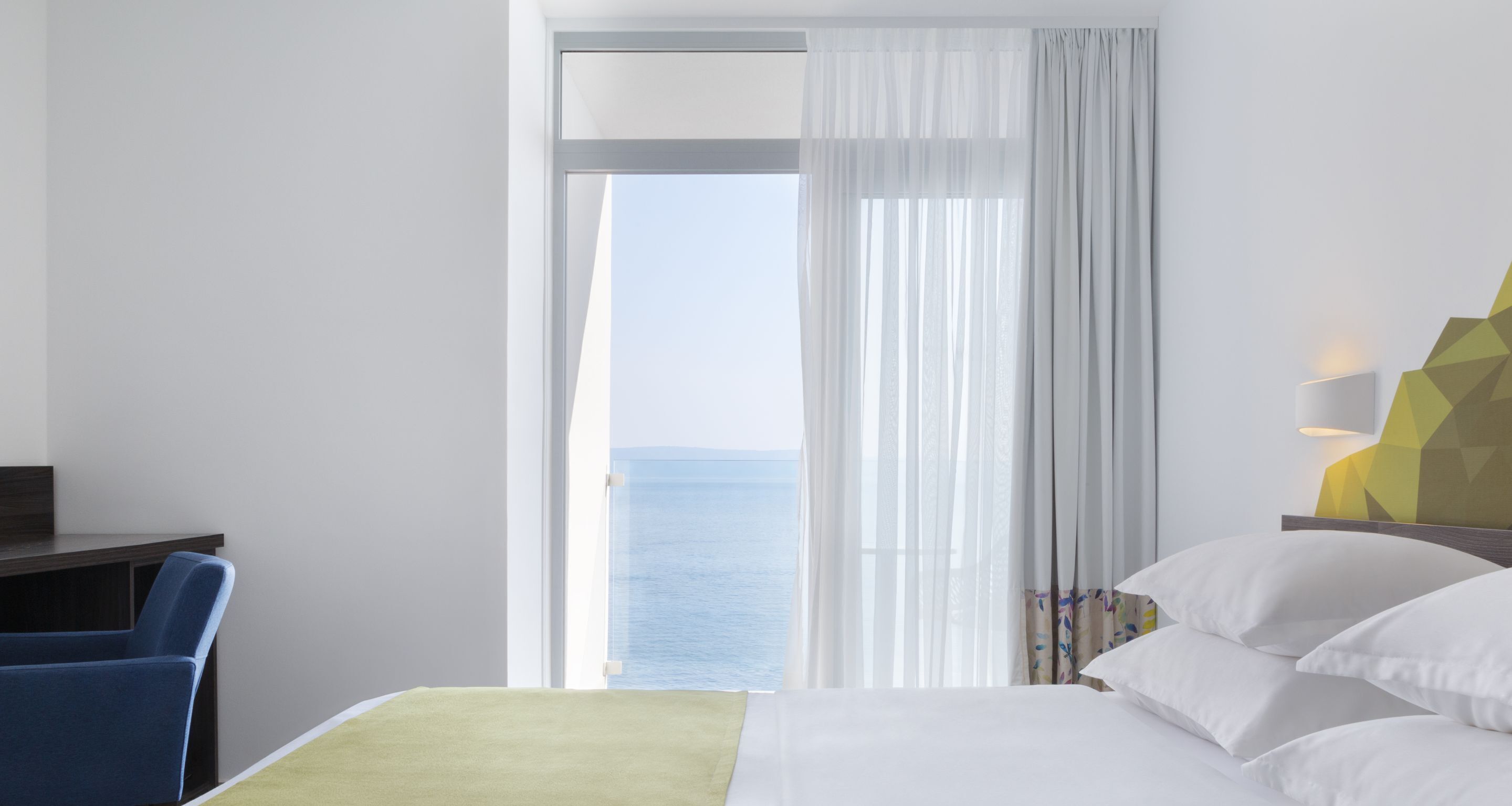 Suite, balcony | Minibar, in-room safe, individually decorated, individually furnished