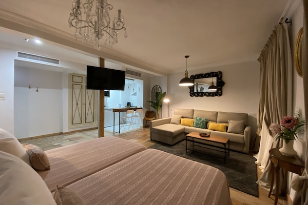 Apartamento exclusivo | Ropa de cama de alta calidad, caja fuerte, decoración individual