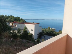 Soundproofing, iron/ironing board, free WiFi - Villa Luketa (Podstrana)