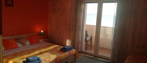 Soundproofing, iron/ironing board, free WiFi