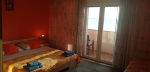 Soundproofing, iron/ironing board, free WiFi - Villa Luketa (Podstrana)